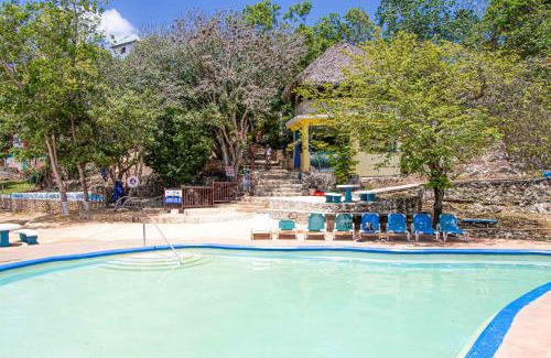Little Bay Apartment | Haleys Paradise At Blue Hole