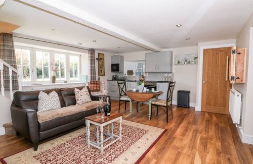 Fotheringhay Cottage | HALF ACRE COTTAGE ANNEXE, family friendly, with open fire in Castor