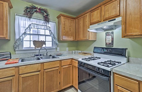 Atlanta House | Half-Mi to Pool and Golf Atlanta Home with Veranda!