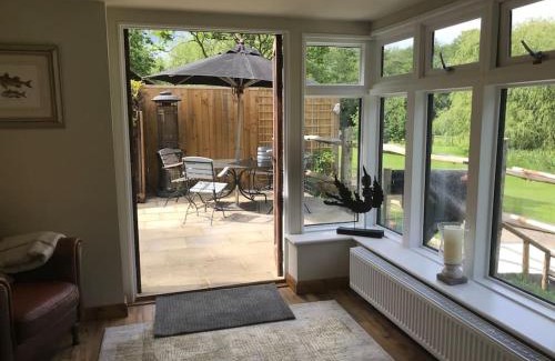 Cranbrook House | Halfmoon Lodge @ Knights Hole wheelchair access