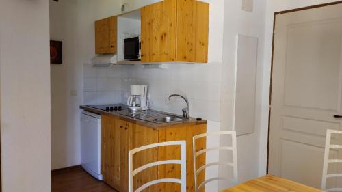 Orelle Apartment | Hameau 4 106 - SPA & PISCINE appartement 6 pers