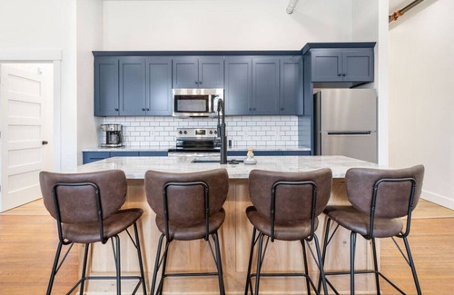 Millersburg Apartment | Hamilton Suite - American Hall
