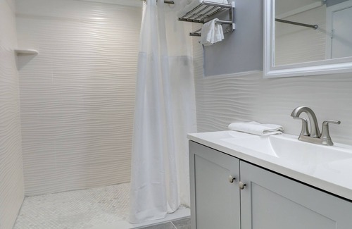 North Kingstown Hotel | Hamilton Village Inn