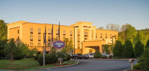 Brattleboro Hotel | Hampton by Hilton Brattleboro