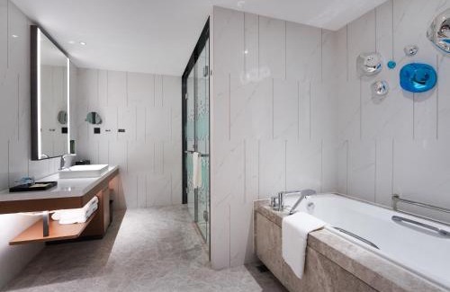 Huangpu Hotel | Hampton by Hilton Guangzhou Wenchong