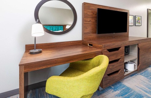 Washington Ave./ Memorial Park Hotel | Hampton Inn and Suites Houston Heights I-10