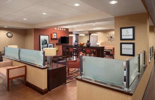 Pricedale Hotel | Hampton Inn Belle Vernon
