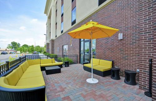 Blue Ash Hotel | Hampton Inn Blue Ash/Cincinnati, OH