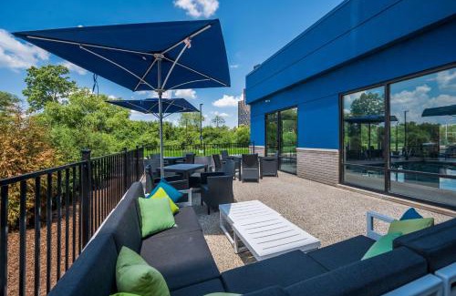Southfield Hotel | Hampton Inn by Hilton Detroit Southfield