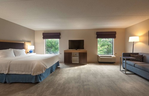 Warrington Hotel | Hampton Inn Doylestown