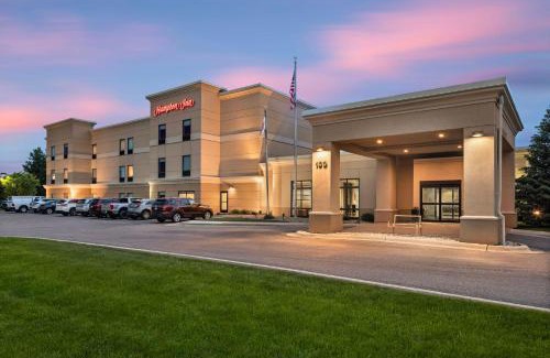 Fairmont Hotel | Hampton Inn Fairmont