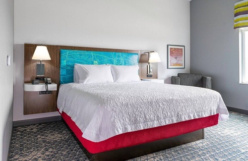 Glendale Hotel | Hampton Inn Glendale Milwaukee, WI
