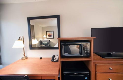 Jeffersonville - Clarksville Hotel | Hampton Inn Louisville-North/Clarksville