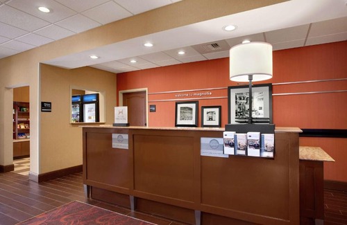 Magnolia Hotel | Hampton Inn Magnolia