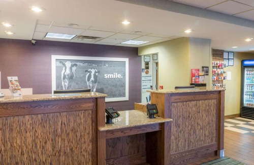 New Philadelphia Hotel | Hampton Inn New Philadelphia