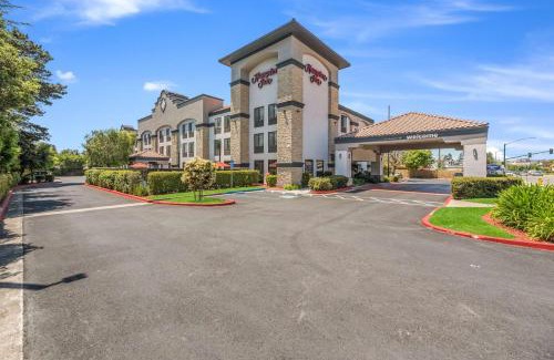 Hayward Hotel | Hampton Inn Oakland-Hayward