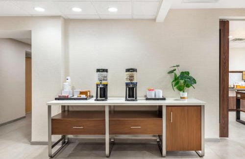 Petersburg Hotel | Hampton Inn Petersburg-Fort Gregg Adams