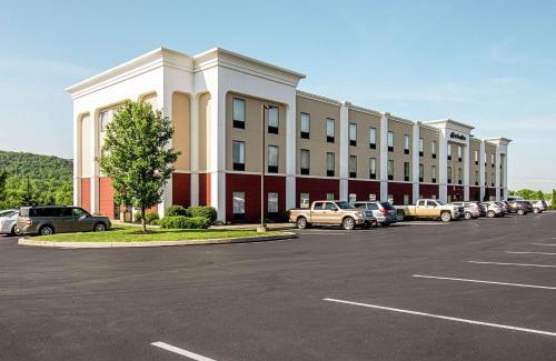 Pine Grove Hotel | Hampton Inn Pine Grove