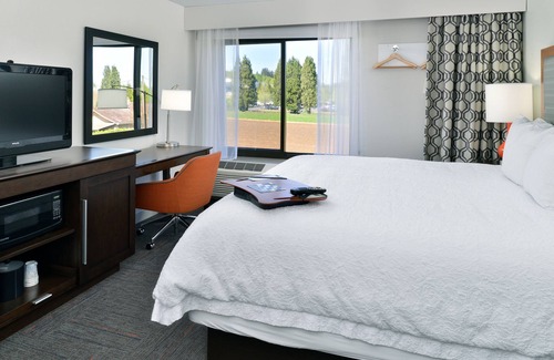 Wilkes East Hotel | Hampton Inn Portland East