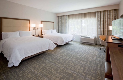 Spicer Hotel | Hampton Inn Spicer Green Lake