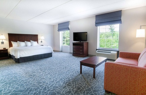 Lenox Hotel | Hampton Inn & Suites Berkshires-Lenox
