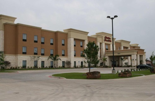 Buffalo Hotel | Hampton Inn & Suites Buffalo