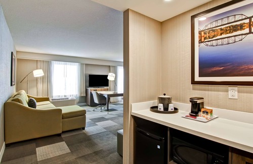 North Industrial Hotel | Hampton Inn & Suites by Hilton Saskatoon Airport