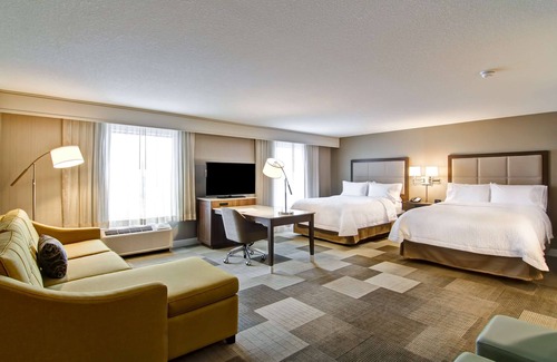 North Industrial Hotel | Hampton Inn & Suites by Hilton Saskatoon Airport