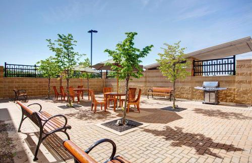 Dartmouth Hotel | Hampton Inn & Suites by Hilton Dartmouth - Halifax