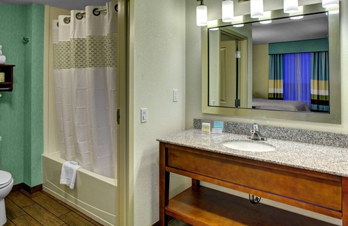 Coconut Creek Hotel | Hampton Inn & Suites Coconut Creek