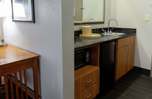 Chesapeake Hotel | Hampton Inn & Suites Chesapeake-Square Mall