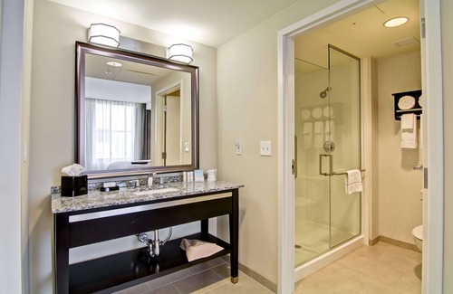 Central Business District Hotel | Hampton Inn & Suites Cincinnati-Downtown