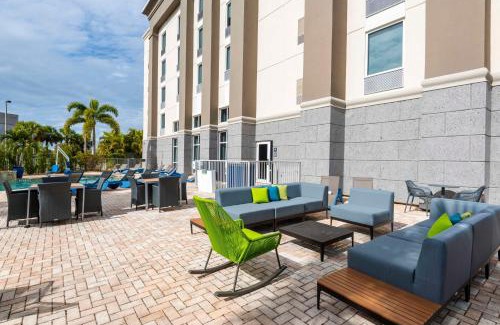 Fort Myers Hotel | Hampton Inn & Suites Fort Myers-Colonial Boulevard