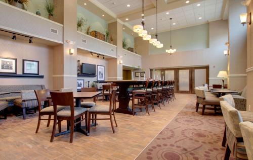 Grafton Hotel | Hampton Inn & Suites Grafton