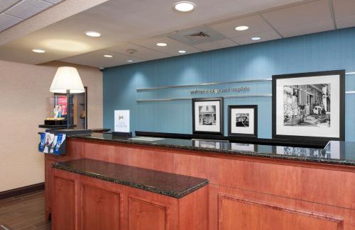 Grand Rapids Hotel | Hampton Inn & Suites Grand Rapids-Airport 28th St