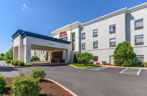 Manchester Hotel | Hampton Inn & Suites Hartford-Manchester