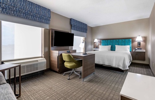 Jeffersontown Hotel | Hampton Inn & Suites Louisville East