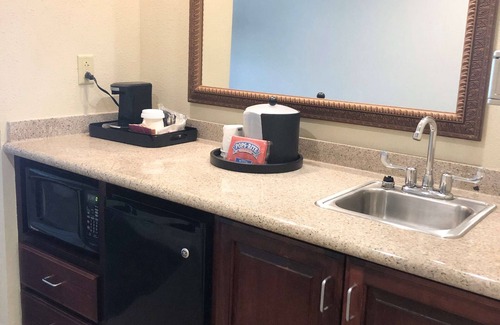 Norfolk - Virginia Beach Hotel | Hampton Inn & Suites Norfolk-Airport