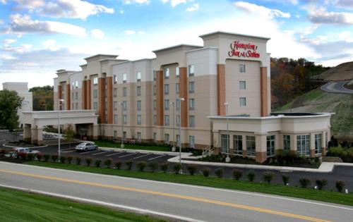 Strabane Hotel | Hampton Inn & Suites Pittsburgh-Meadow Lands