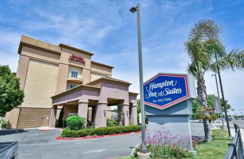 Pittsburg Hotel | Hampton Inn & Suites Pittsburg