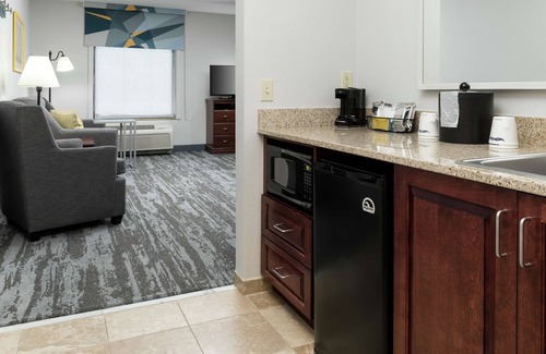 Rochester Hotel | Hampton Inn & Suites Rochester-North