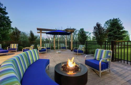 Rogers Hotel | Hampton Inn & Suites Rogers