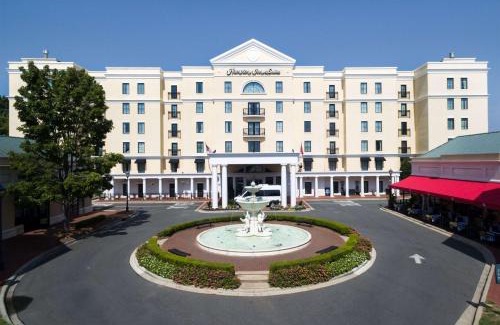 SouthPark Hotel | Hampton Inn & Suites South Park at Phillips Place