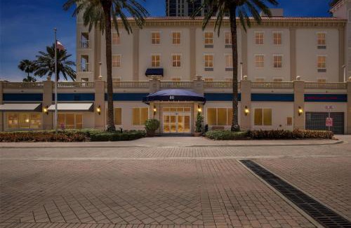 St. Petersburg Hotel | Hampton Inn & Suites St. Petersburg/Downtown