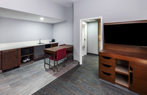 South Tulsa Hotel | Hampton Inn & Suites Tulsa-Woodland Hills 71st-Memorial