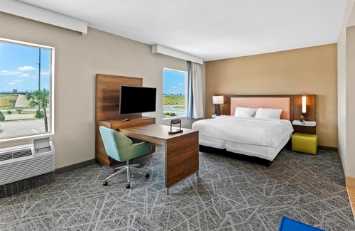 Central City Hotel | Hampton Inn & Suites Corpus Christi I-37 - Navigation Blvd