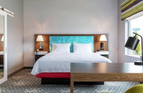 Agua Dulce Hotel | Hampton Inn & Suites Porter Ranch Los Angeles