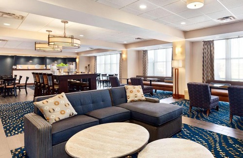 Watertown Hotel | Hampton Inn Watertown