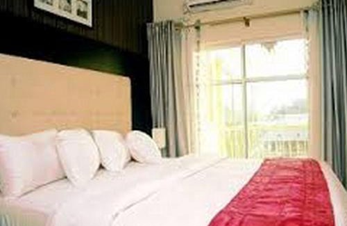 Asaba Cabin | Hampton Towers Spa - Deluxe Twin