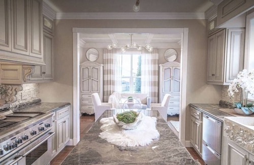 Glasco House | Hamptons on the Hudson in South Saugerties